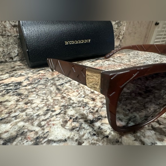 Burberry Gradient Molded Check Sunglasses - Picture 3 of 6